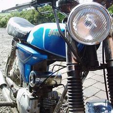 Yamaha DX 4 gear (solgt)