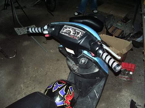 Yamaha jog SOLGT billede 3