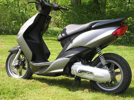 Yamaha Jog R carbon edition billede 3