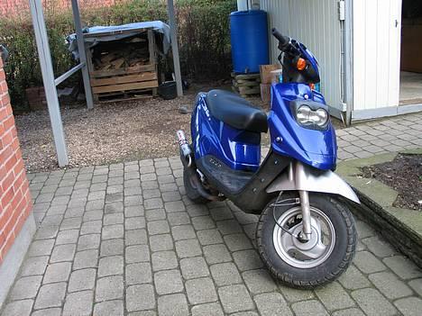 PGO Hot 50 SOLGT - mit nye plastik uff det ser godt irl men har ikke fået det for plastik af for kan ikke finde ud af det :/ billede 1