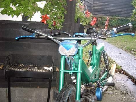 Puch maxi kl  (SOLGT) - så fik hun lagt make up på billede 2