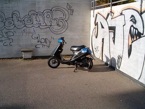 Yamaha jog - Som den står ny.. færdig billede 11