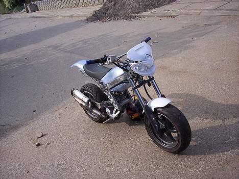 {{currentPhoto.altText}} billede {{currentPhoto.number}}