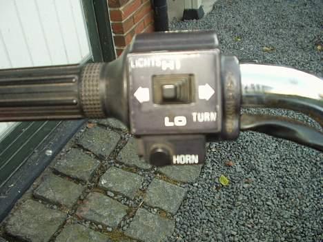 Suzuki DM50 skrottet - styr:venstre side knap for langt og kort lys og blinklys billede 3