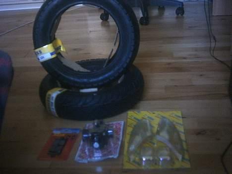 Honda SFX - Solgt - SBS Bremseklodser, 21 mm Dell´Orto, Lazer blinklys, og 2 stk Vee Rubber dæk  billede 9