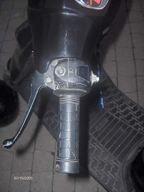 PGO hot 50 byttet  - venstre håndtag billede 12