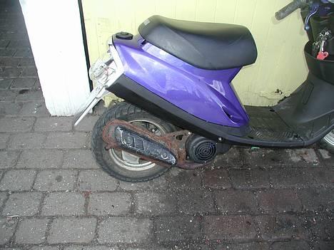 Yamaha jog as solgt - se en klam udstødning jeg fik den af losseren hehe skal snart have ny billede 7