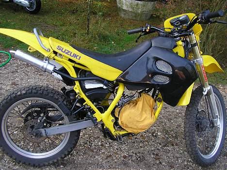 Suzuki RMX ( SOLGT) - Igang med renovering , nye lejer , cyll og sårn´ lidt ;D  billede 14