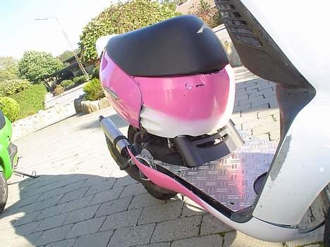 Aprilia sonic (byttet til jog) - her kan man se skrammerne efter jg blev kørt ned..  billede 9