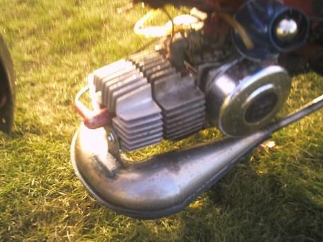 Puch byttet med 4-gear ;) - på det der billed er den rigtige udstødning ( Den rykker bar max) billede 2