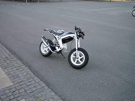 Suzuki street magic (SOLGT) - ja nu endelig færdig :D billede 1