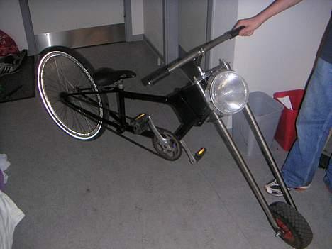 Yamaha             jog FS  - Denne cukel har mig og en ven lavet på efterskolen som hedder Hald ege efterskole hehe den er lavet af kun mig og john d som også er her på scootergalleri.dk cyklen er lavet fa ham og mig og ca 3 forskellige cykler den er TILSALG for en fis sum penge..??? billede 11