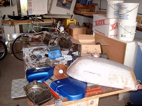 Suzuki k50 Projekt-Team Hjørring - her er hele knallerten skilt a! et trist syn :´( billede 11