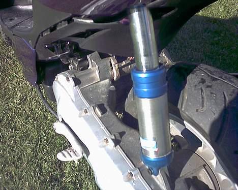 Yamaha jog R (Byttet til ssm) - Min dejlige doppler støddæmper :D billede 2