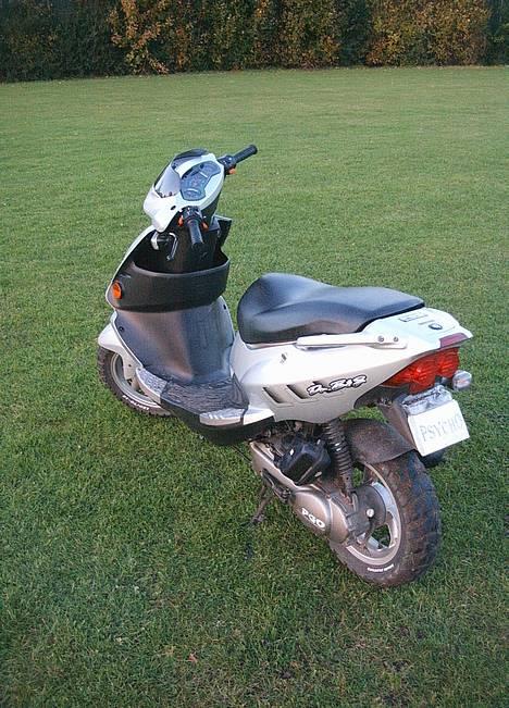 PGO Dr. Big  (Far's scooter) - Som den ser ud nu =) billede 3