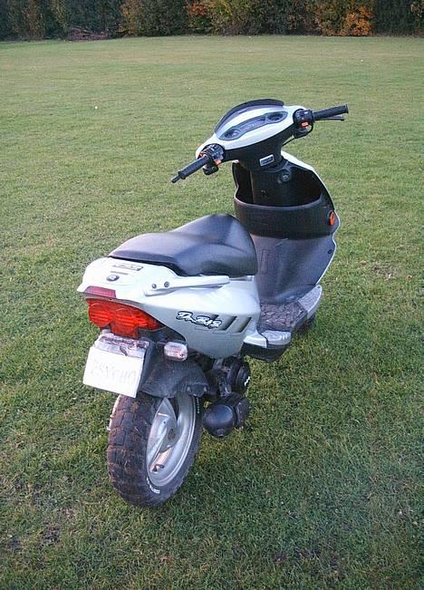 PGO Dr. Big  (Far's scooter) - Som den ser ud nu =) billede 4