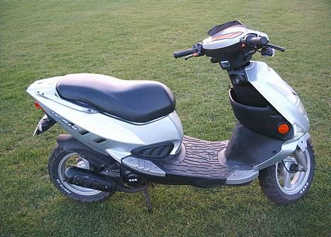 PGO Dr. Big  (Far's scooter) - Som den ser ud nu =) billede 5