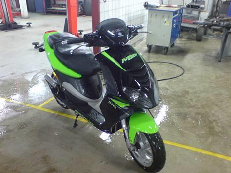 Piaggio NRG Power DT *Solgt* - Ny vasket.. I min lille vaskehal ude ved toyota :p billede 2