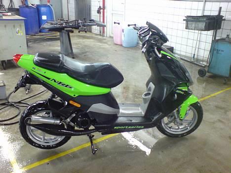 Piaggio NRG Power DT *Solgt* - Ny vasket.. I min lille vaskehal ude ved toyota :p billede 3
