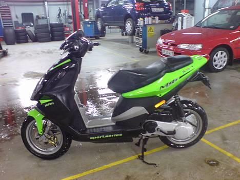 Piaggio NRG Power DT *Solgt* - Ny vasket.. I min lille vaskehal ude ved toyota :p billede 6