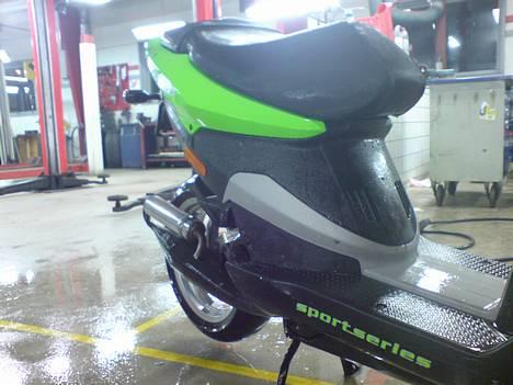 Piaggio NRG Power DT *Solgt* - Nice.. Min Leovince TT :p billede 8