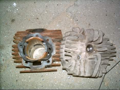 Suzuki FZ 50 (solgt) - et ekstre cylinder og topstyk billede 12