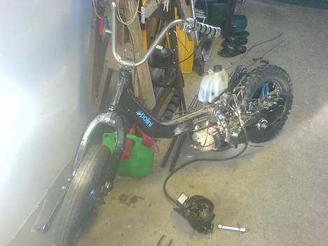 Suzuki FZ50"Brøndby look"[SOLGT] billede 2