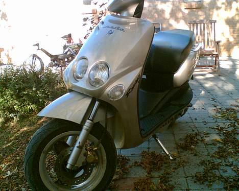 Yamaha Neos "The Transporter" - De glade morfar forlygter billede 3