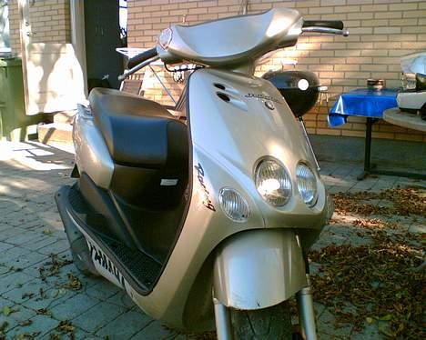 Yamaha Neos "The Transporter" - Her kan man tydelig se at den lige har fået nyt trinbræt billede 4