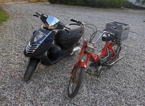 Puch Maxi K - Min Puch og Martins nice Sonic http://www.scootergalleri.dk/html/gal_visbil.asp?ID=47630 billede 2