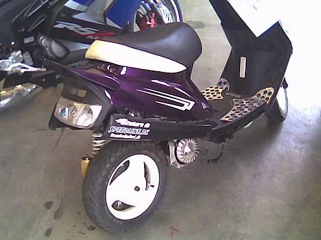 Yamaha Jog FS solgt - løb lige ind i den på synshalen :( den nye ejer er blevet taget på den :( billede 16