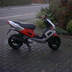Peugeot speedfight 2 f /solgt/