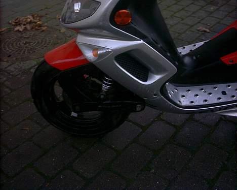 Peugeot speedfight 2 f /solgt/ - gammelt billede 4