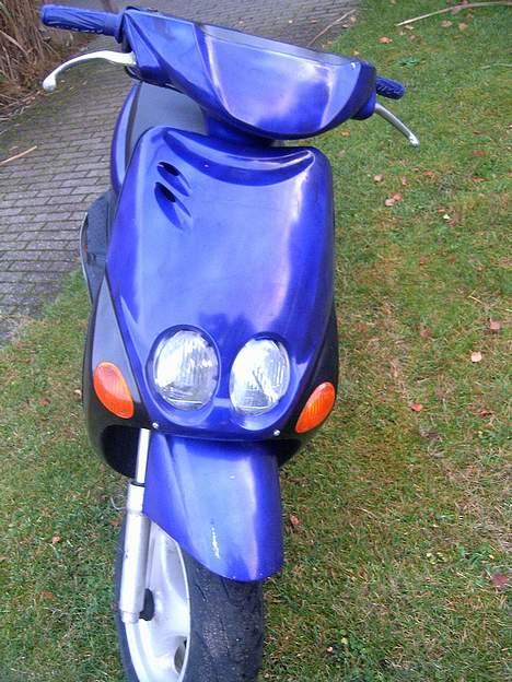 Yamaha Neos "Wroom Wroom" - Forfra billede 6