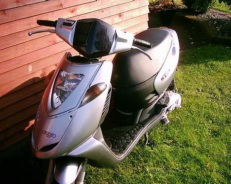 Aprilia sonic - lige blevet gjordt ren og fået sat gittter i ved bat skjold billede 1