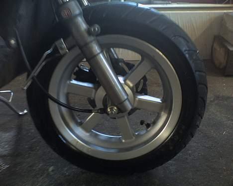 CPI Oliver city - næste gang bliver de poleret op til de bliver crome...! billede 8