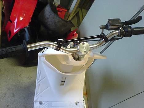 Yamaha jog byttet til sonic.. - bartstyr ser bare godt ud mangler bare lige af sætte bagbremsen på billede 5