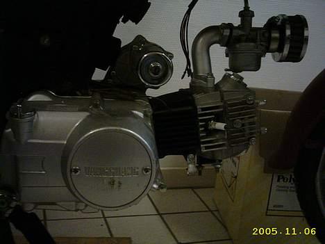 Honda CD50 *Honney* - motoren igen, den skal gøres ren når jeg skiller knallerten af :-) Self! billede 4