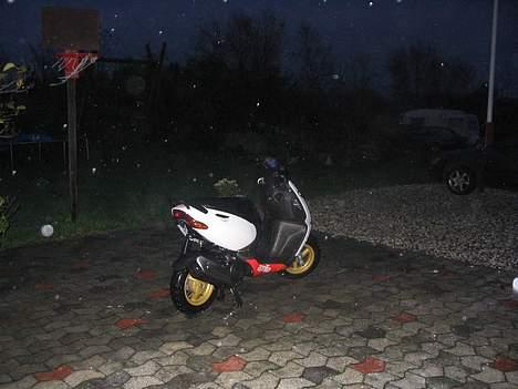 Aprilia Sonic Gp Sbk "Solgt" - lidt dårligt billede, men bagskærmen er altså taget af.. billede 18