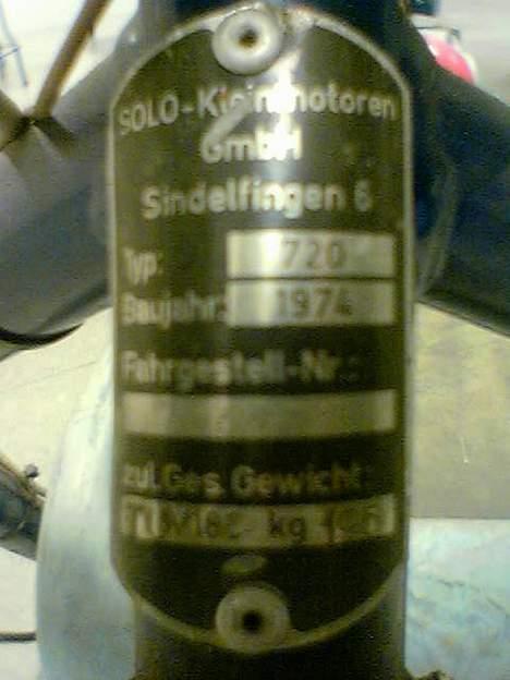 Solo-Electra   - Typepladen med typegodkendelse og hele molevitten :-) (Taget med min mobil (Nokia 7650) billede 7