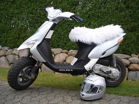 Gilera Stalker. (Solgt) - Progrib evo håndtag, plyssæde og hvide detaljer. billede 1