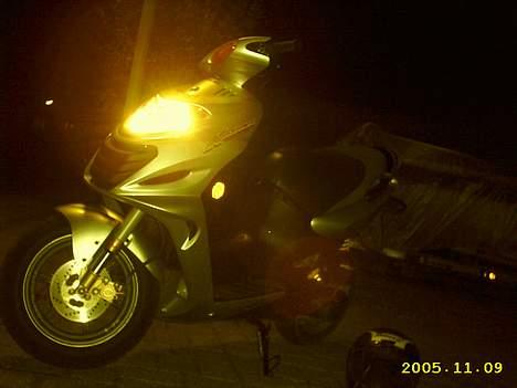 Suzuki Katana - Ved godt billederne er mørker men der kommer flere imorgen! :-) Stem hende ind! billede 1