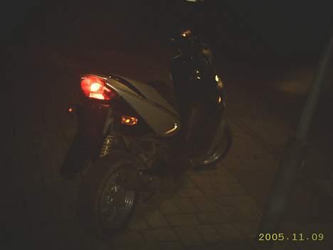 Suzuki Katana - Ved godt billederne er mørker men der kommer flere imorgen! :-) Stem hende ind! billede 2