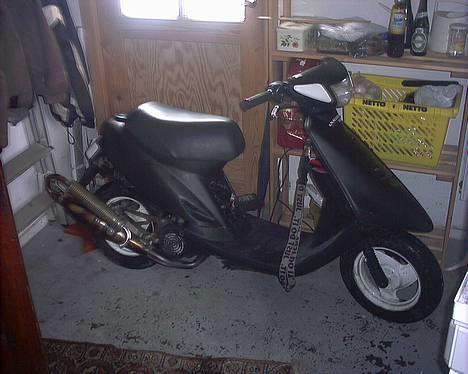 Yamaha jog solgt - med yasuni billede 1