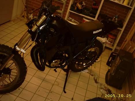 Suzuki SMX *Suzzi!* - har lige samlet den.. der er lidt roedet, har lige haft den igang for første gang! :-) billede 17