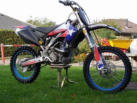 Kawasaki kx 125cc solgt - JA DET ER SÅ MIN NYE DEJLIGE KXF SOM JEG SKAL HAVE SAT HER IND NÅR JEG HAR FLERE BILLEDER OGSÅ FRA BANEN  billede 3