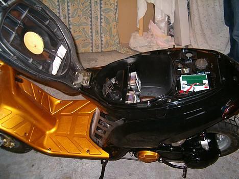 Piaggio *Typhoon* lc SOLGT - der kan man se min køler.. nice lavet. billede 12