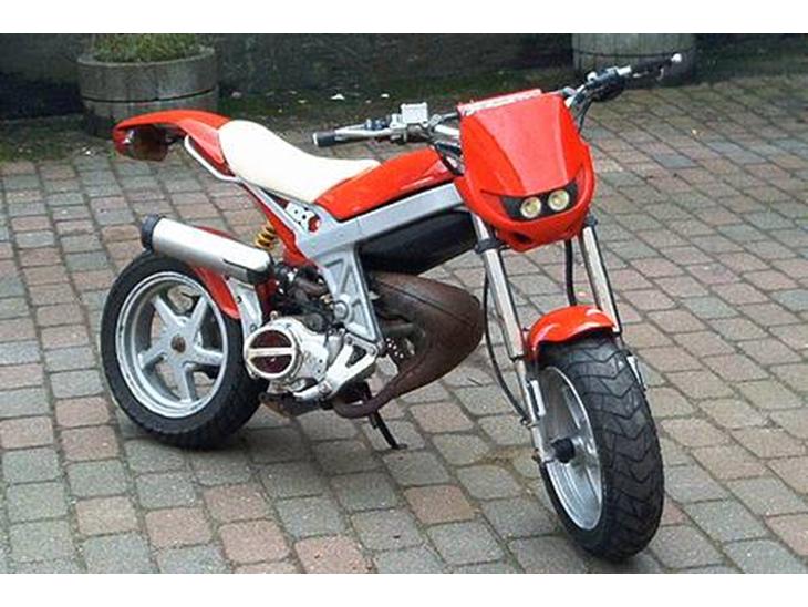 {{currentPhoto.altText}} billede {{currentPhoto.number}}