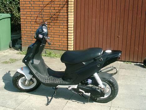 PGO Hot 70 Dark Horse billede 3