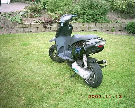 Aprilia Rally || Lützow- TIL SALG - der står 2002 på billederne fordi jeg ikk har fået indstillet mit kamera.... Men den er fra 2004.......=) billede 1